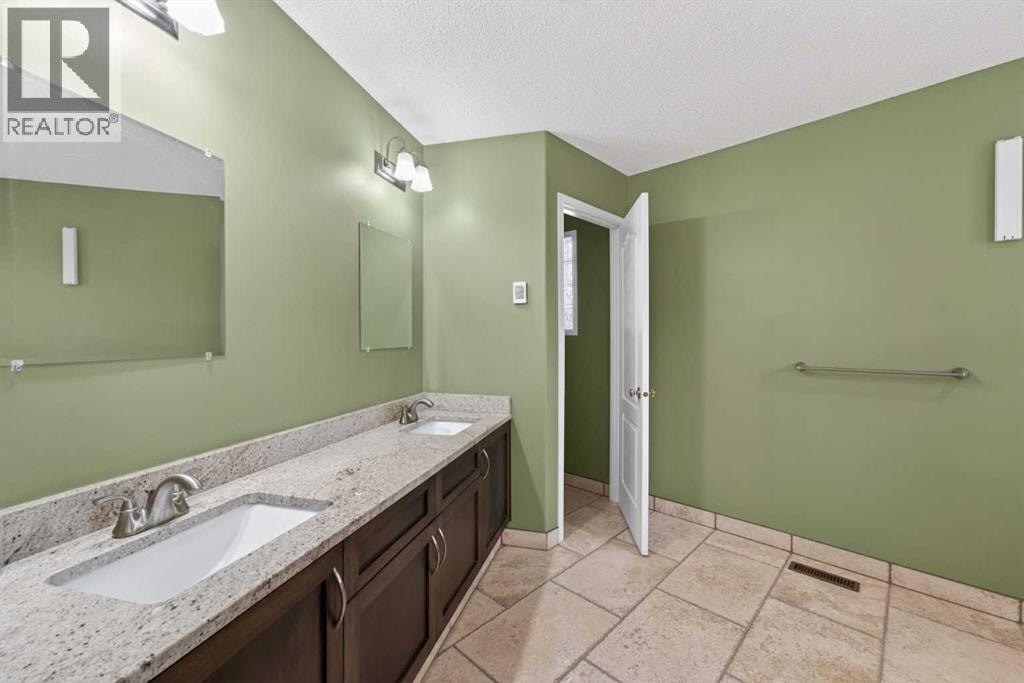 111 Valley Ponds Crescent NW — photo 36