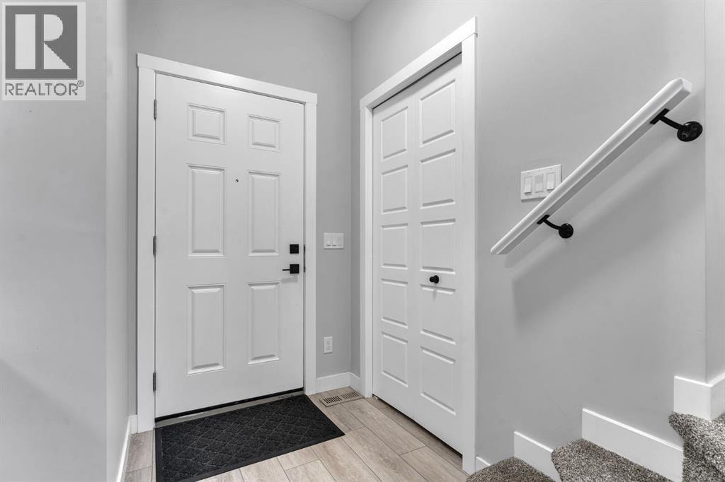 67 Corner Glen Gardens NE — photo 4