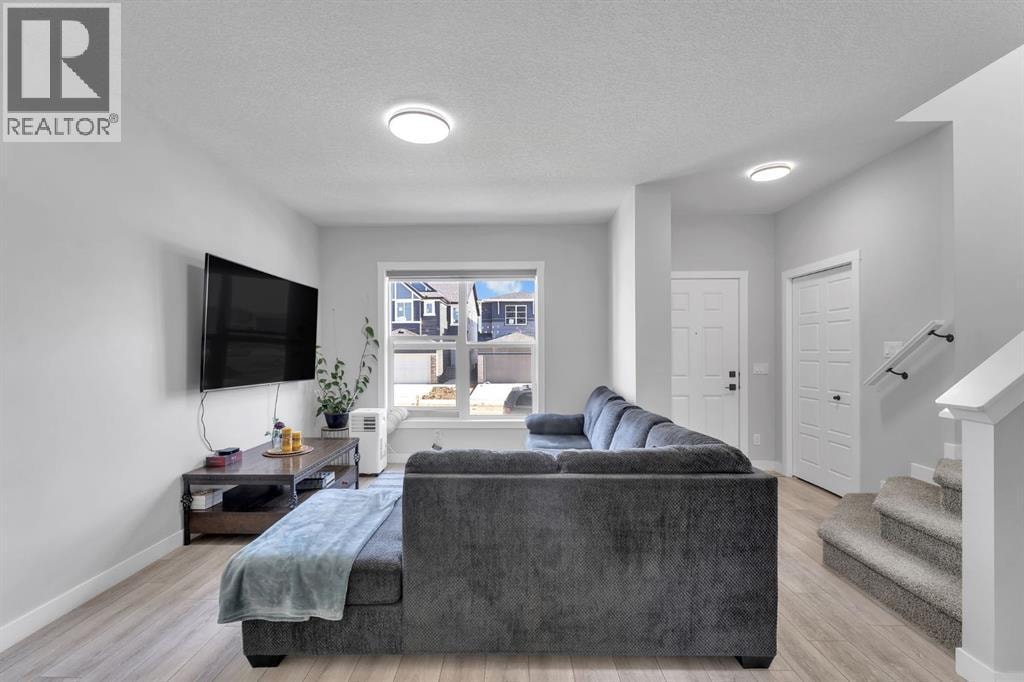 67 Corner Glen Gardens NE — photo 5