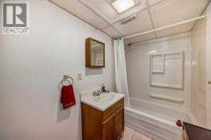 420 Whitehorn Place NE — photo 32