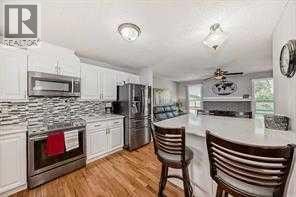 420 Whitehorn Place NE — photo 5