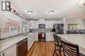 420 Whitehorn Place NE — photo 8