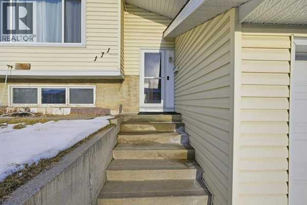 171 Rundlefield Crescent NE — photo 4