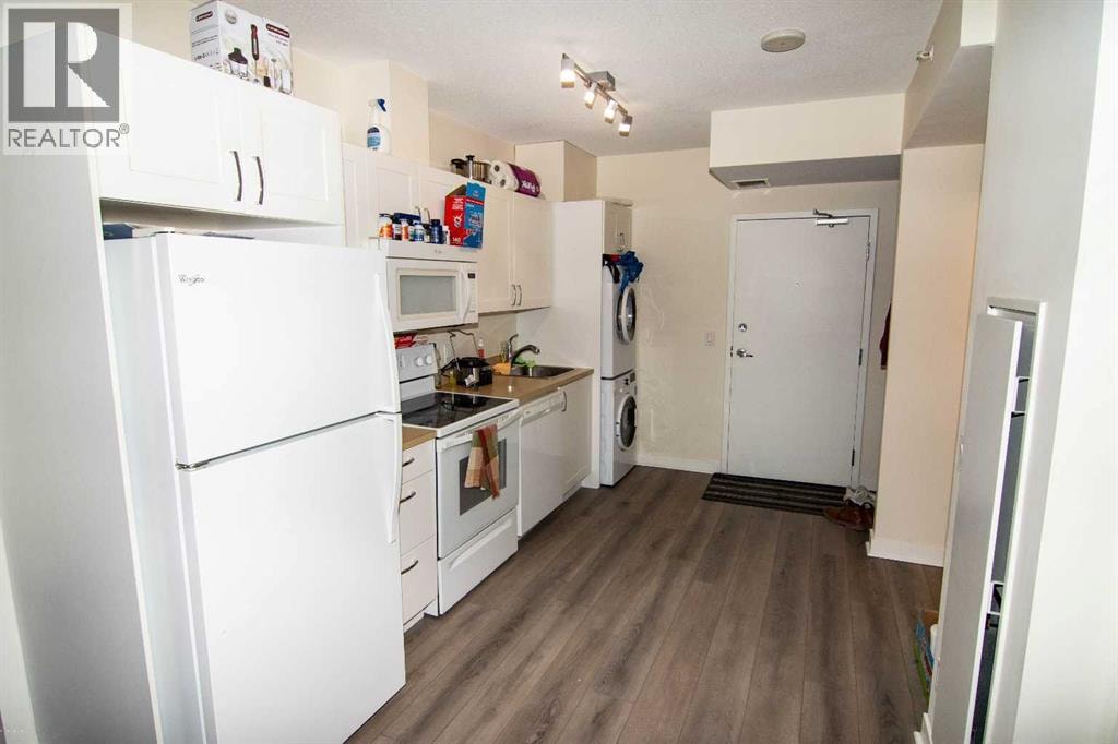 905, 30 Brentwood Common NW — photo 17