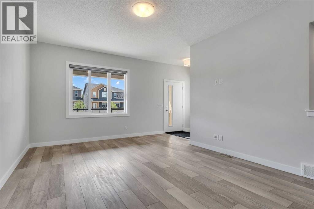 822, 826, 830, 834 Wolf Willow Boulevard SE — photo 8