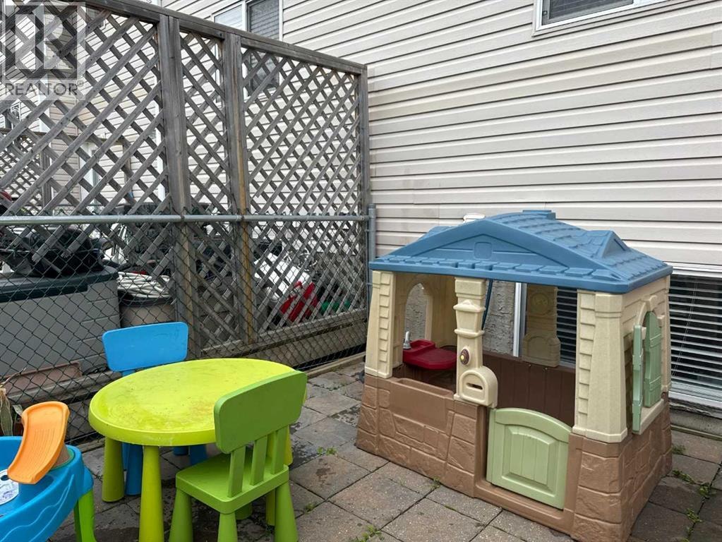 8, 304 Ross Avenue — photo 7