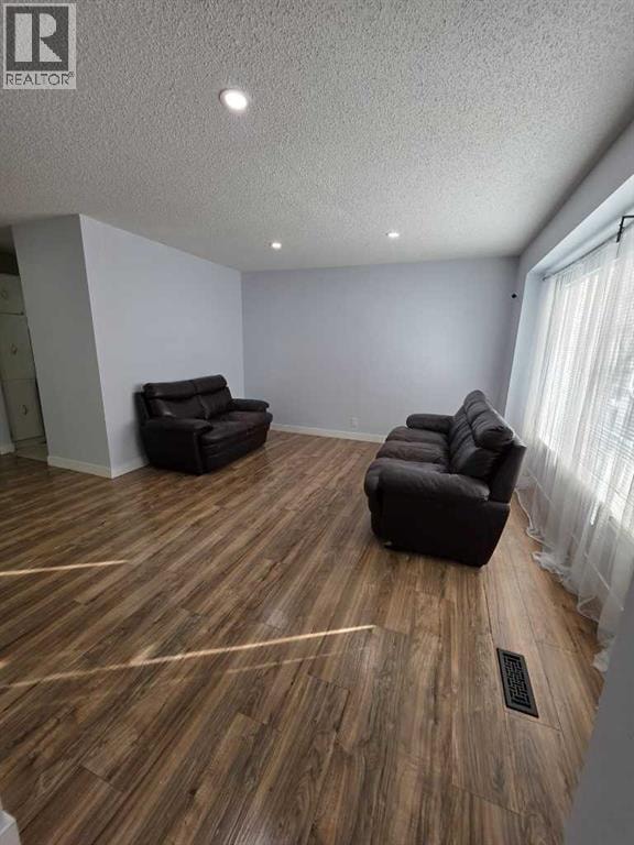 192 Templevale Road NE — photo 4