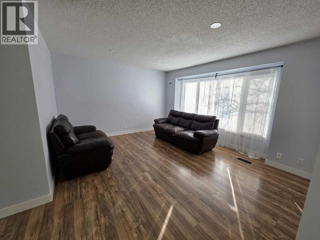192 Templevale Road NE — photo 3