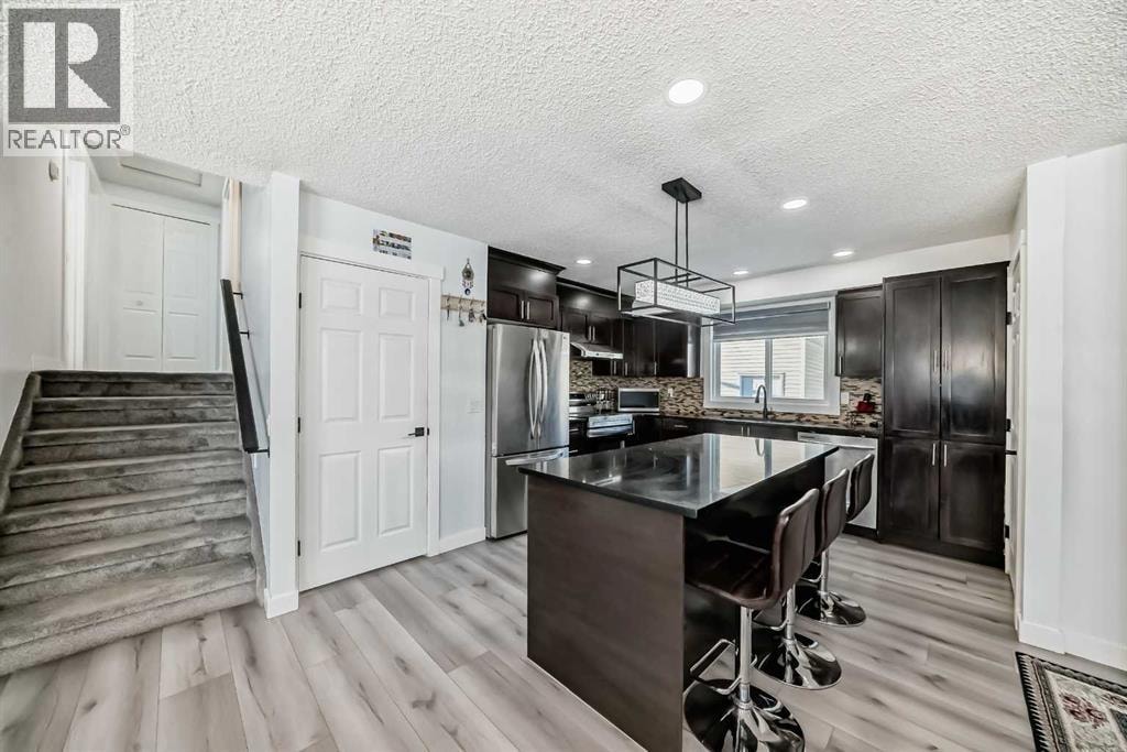 584 Whiteridge Way NE — photo 3