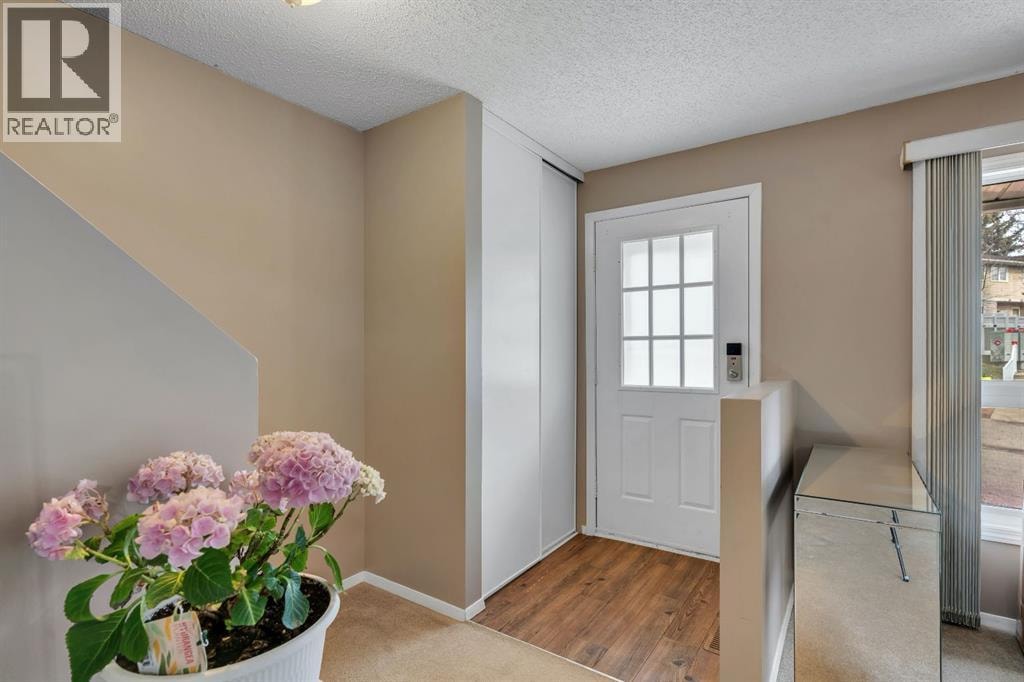 174 Woodmont Terrace SW — photo 3