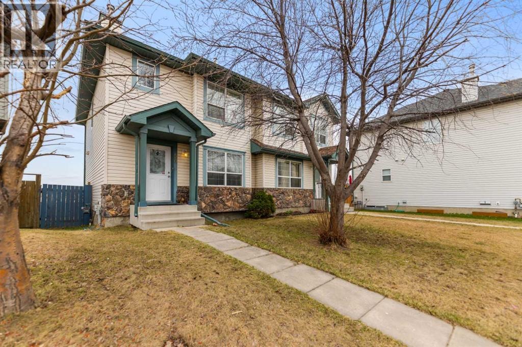 50 Taravista Gardens NE — photo 1