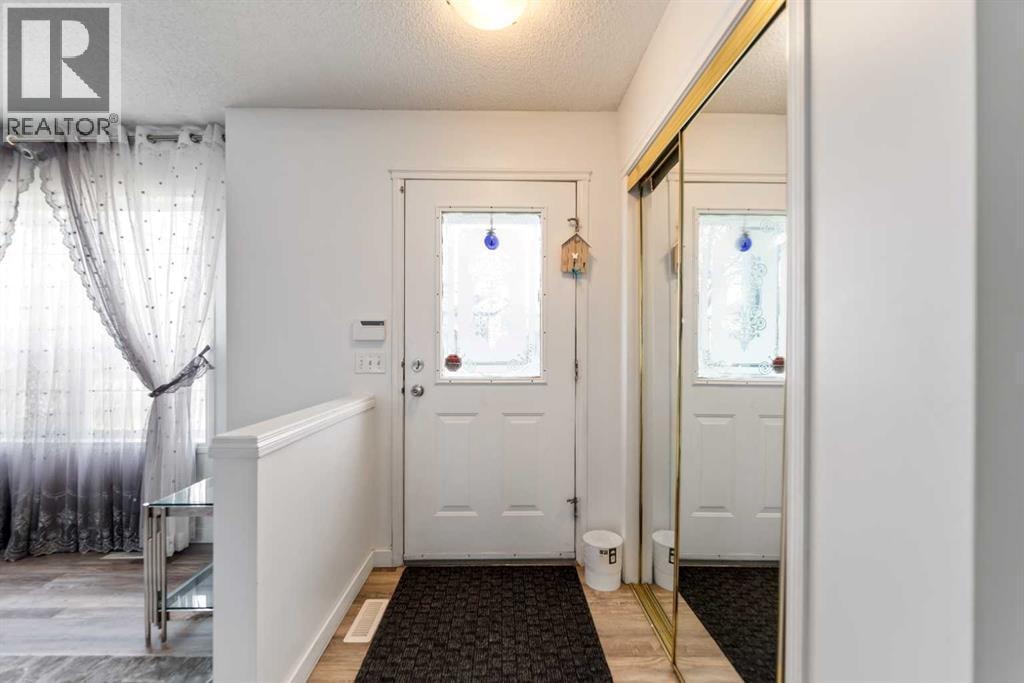 50 Taravista Gardens NE — photo 3