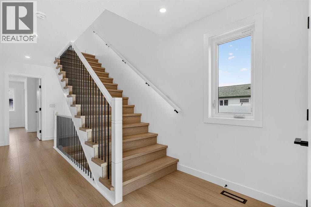 720 52 Avenue SW — photo 17