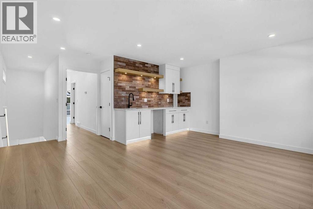 720 52 Avenue SW — photo 28