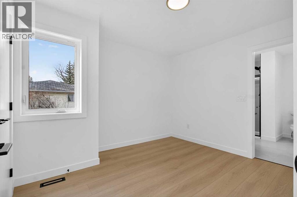 720 52 Avenue SW — photo 21
