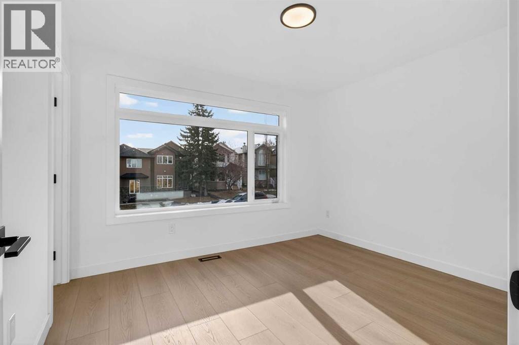 720 52 Avenue SW — photo 25