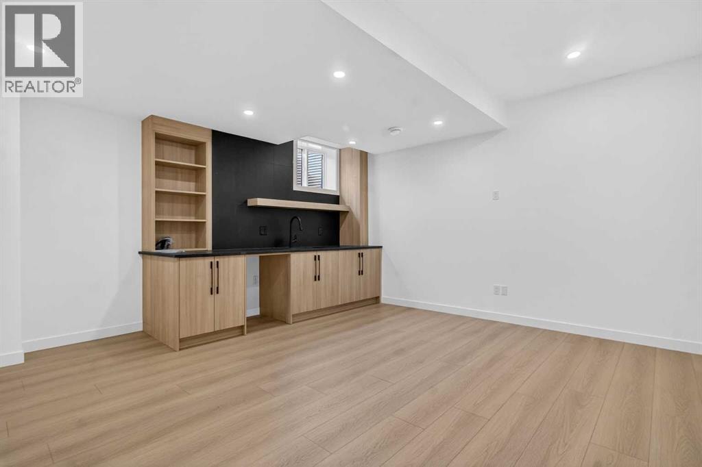 720 52 Avenue SW — photo 39
