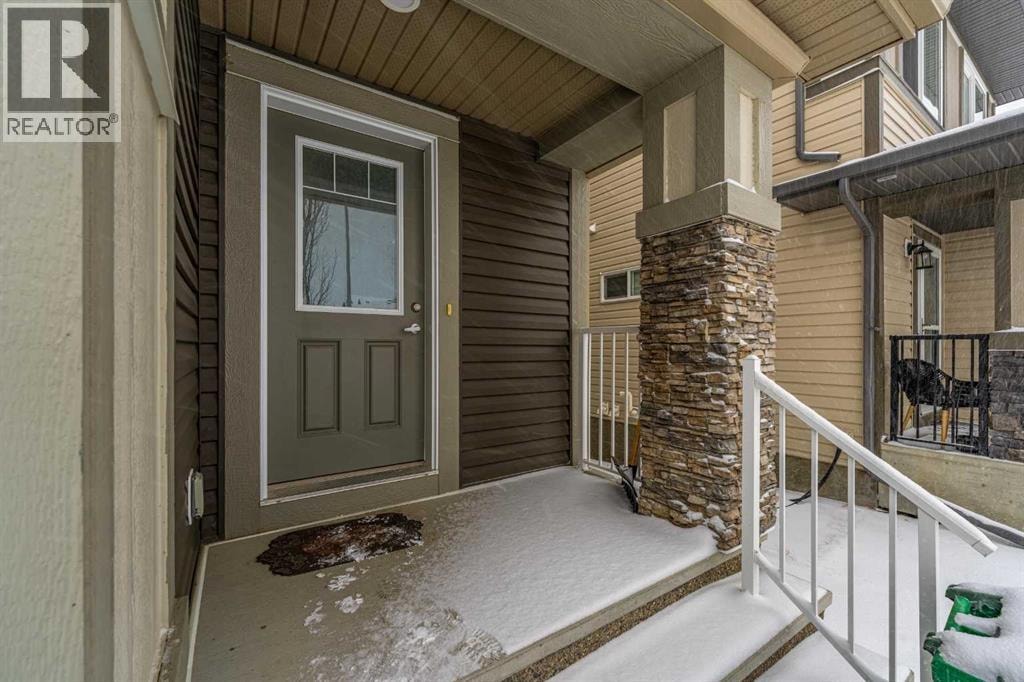 313 Hillcrest Road SW — photo 2
