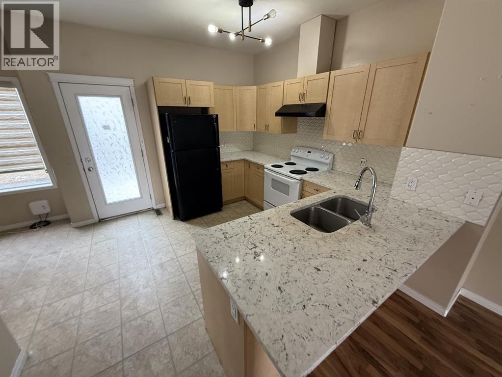204, 111 Tarawood Lane NE — photo 3