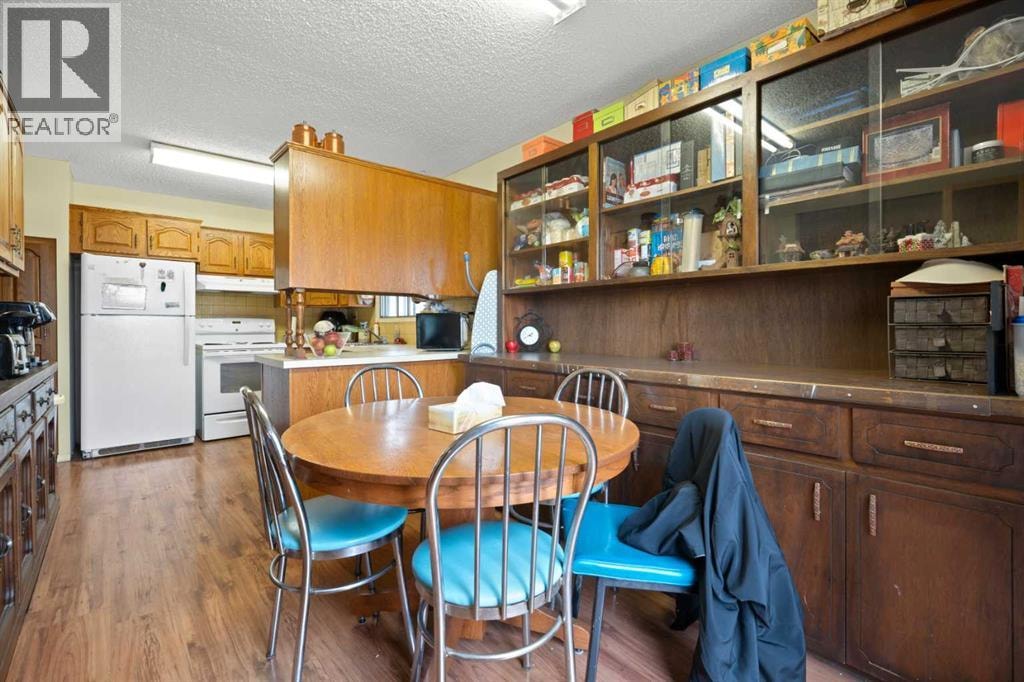 1521 44 Street SE — photo 23