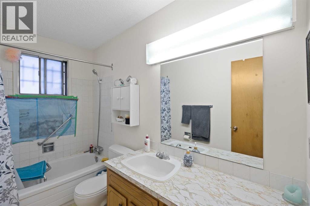1521 44 Street SE — photo 26