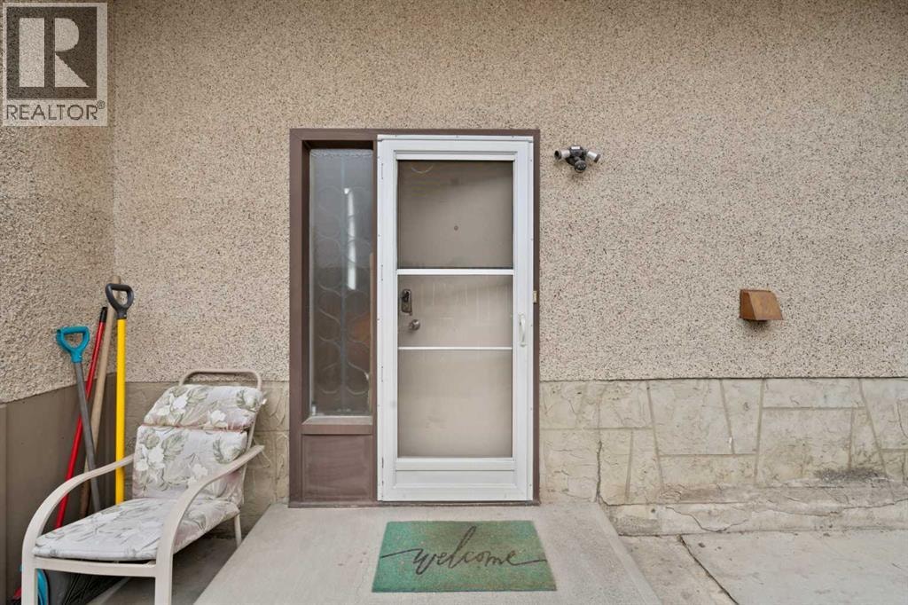 1521 44 Street SE — photo 11