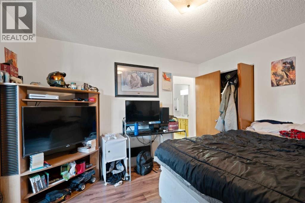 1521 44 Street SE — photo 31