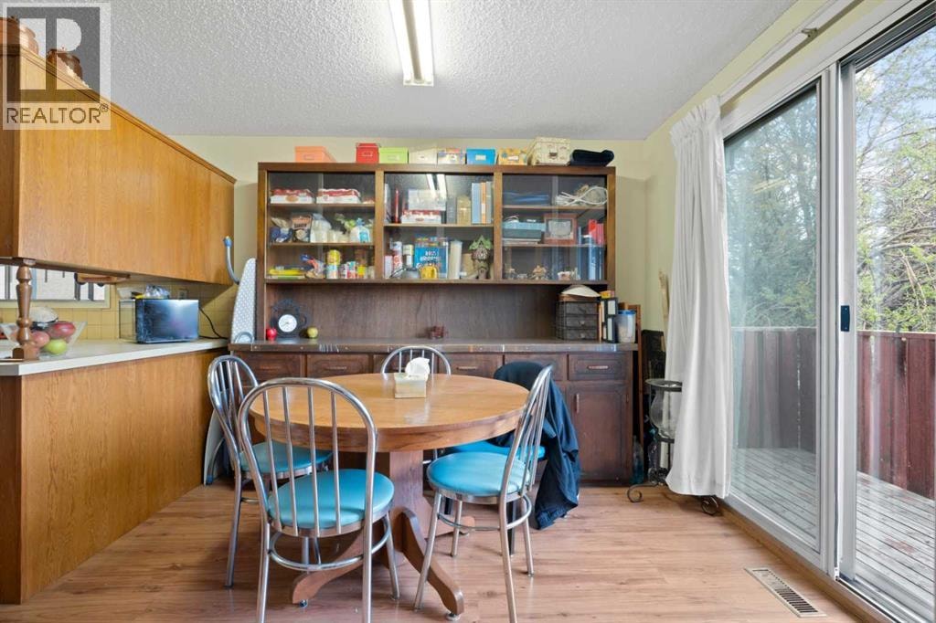 1521 44 Street SE — photo 22