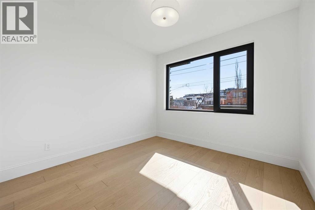 2025 27 Avenue SW — photo 31