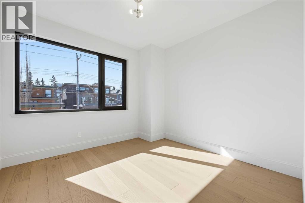 2025 27 Avenue SW — photo 29