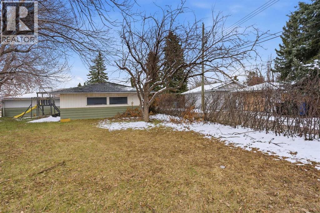3439 33 Street SW — photo 20
