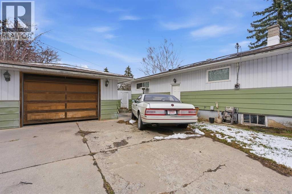 3439 33 Street SW — photo 19