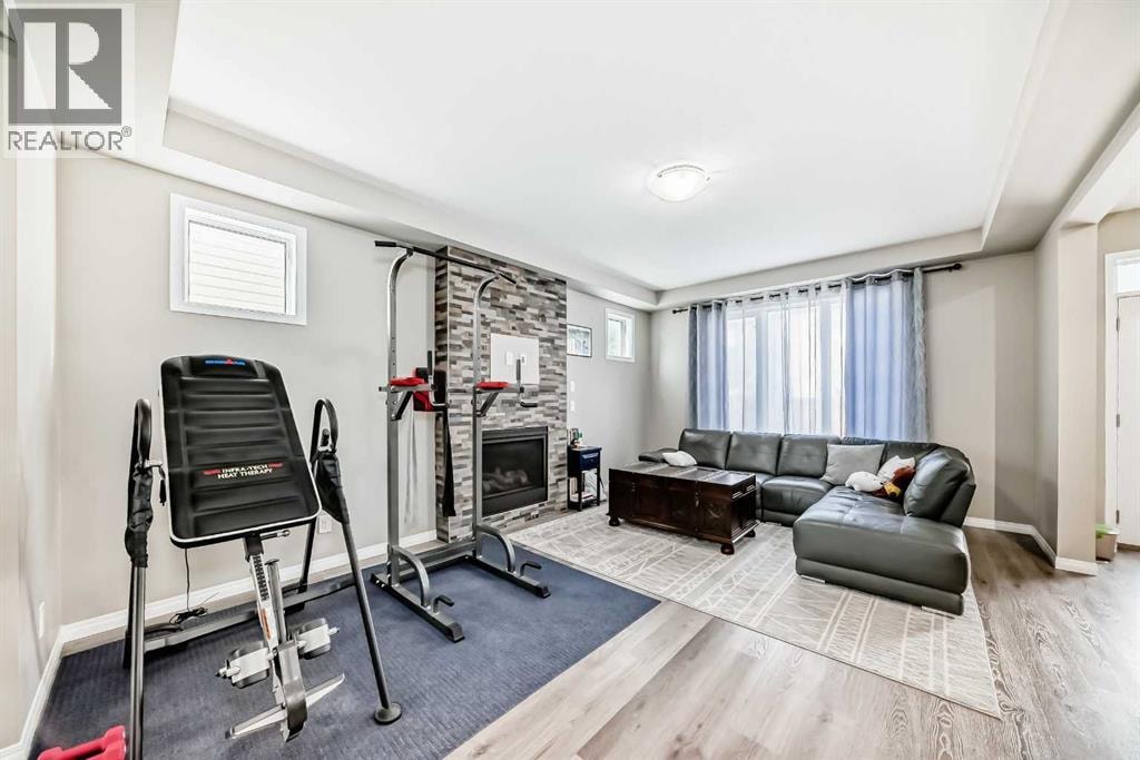 43 Carrington Crescent NW — photo 10
