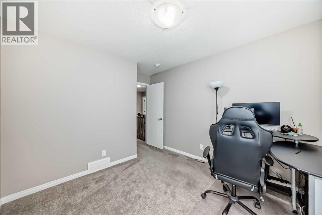 43 Carrington Crescent NW — photo 18