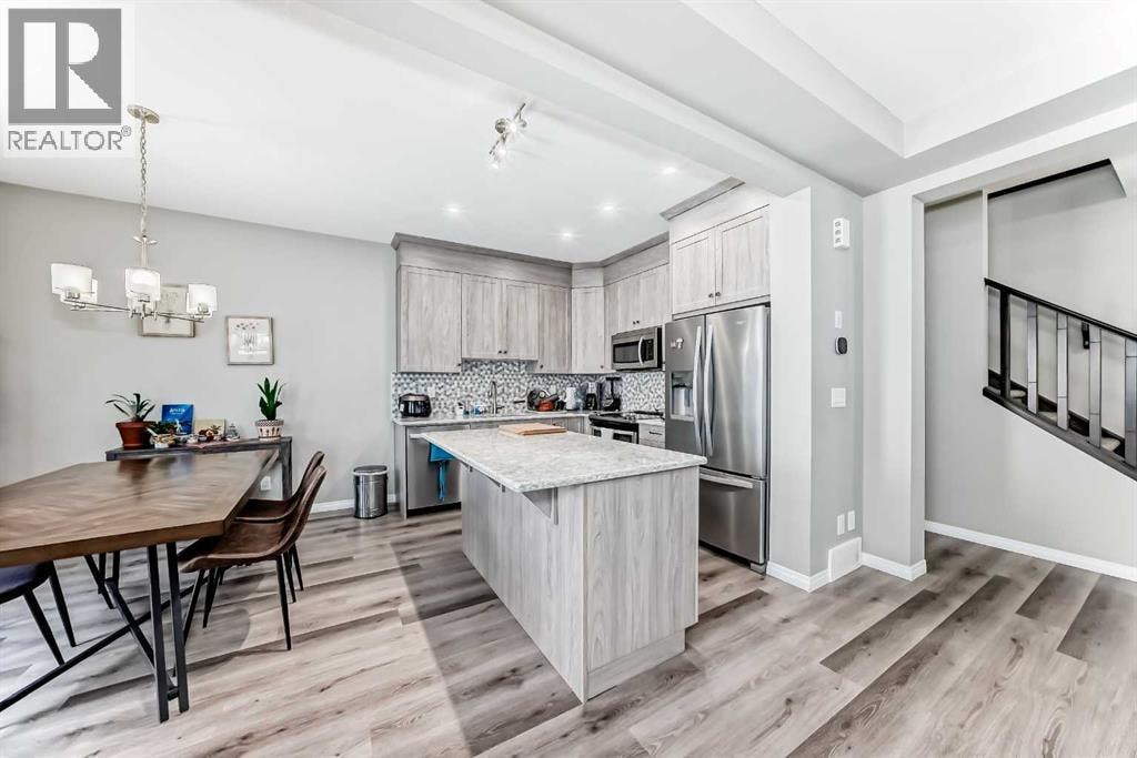 43 Carrington Crescent NW — photo 4