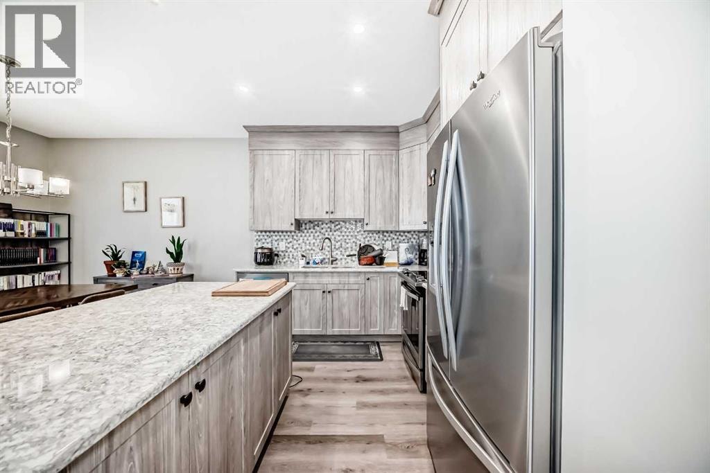 43 Carrington Crescent NW — photo 5
