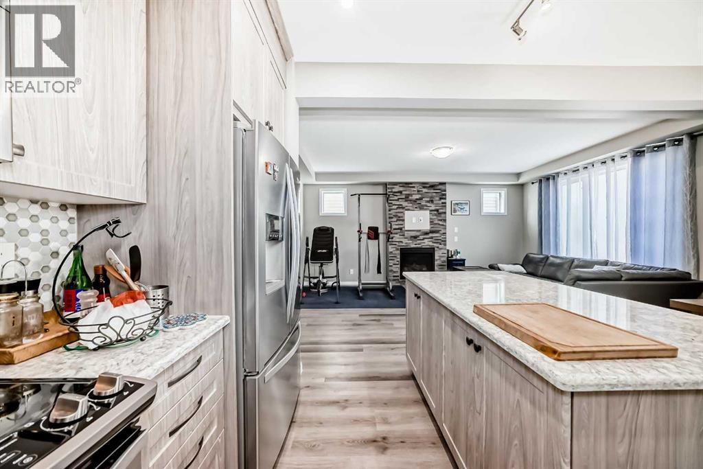 43 Carrington Crescent NW — photo 6
