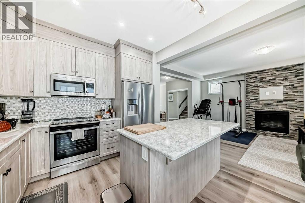 43 Carrington Crescent NW — photo 7