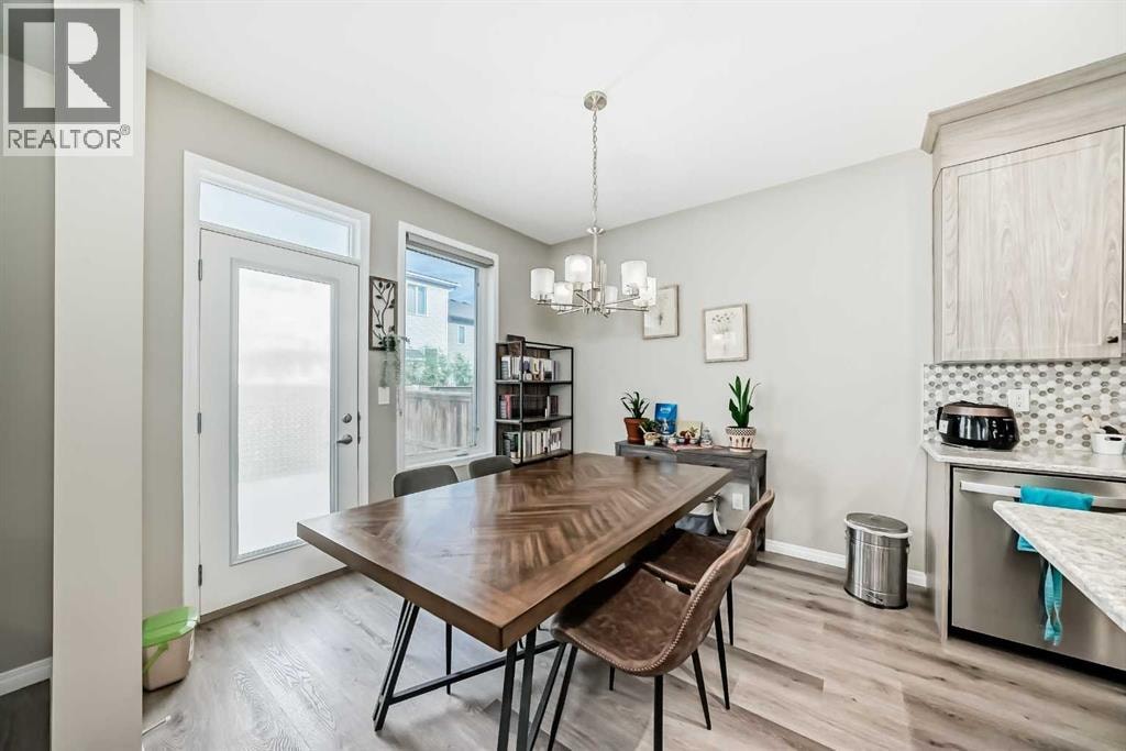 43 Carrington Crescent NW — photo 8