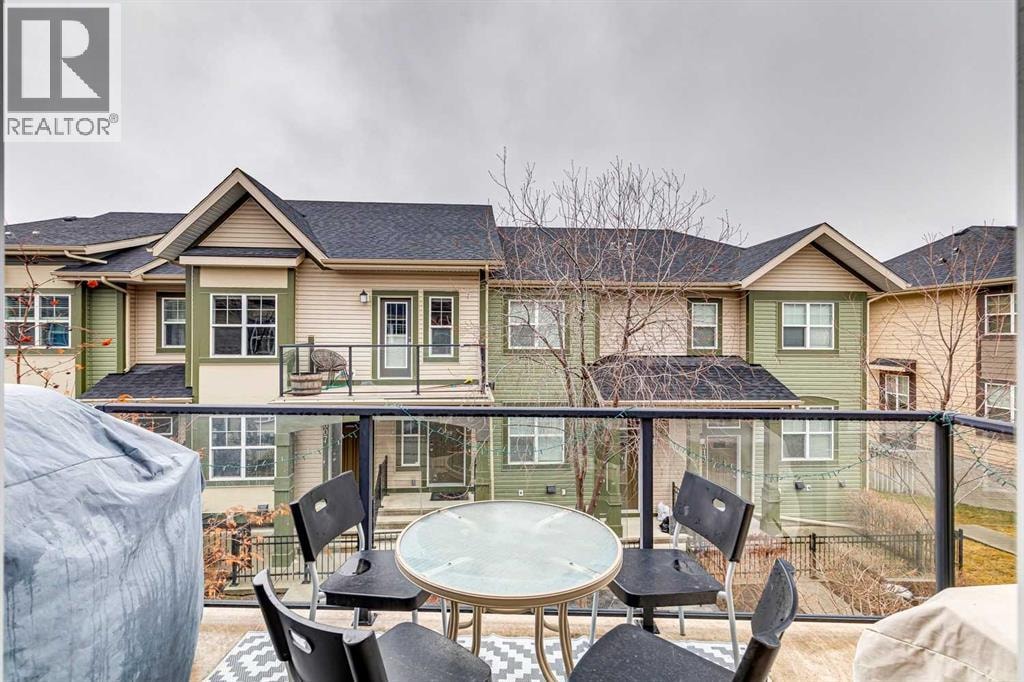 1127 McKenzie Towne Row SE — photo 18