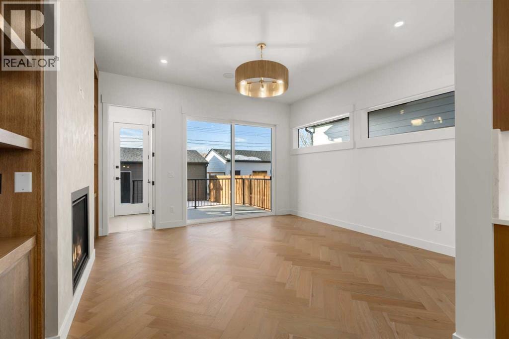 5104 21 Avenue NW — photo 11