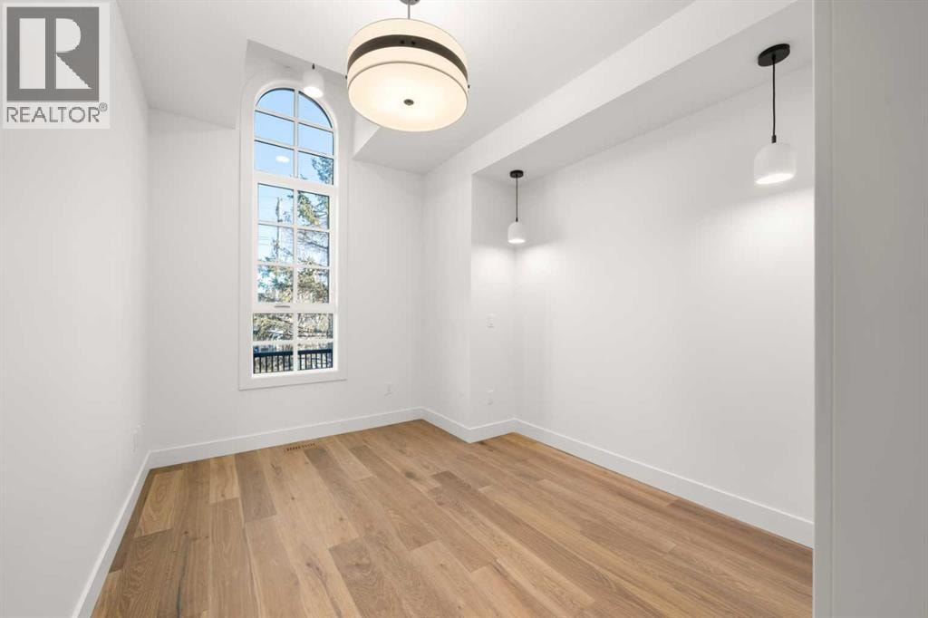 5104 21 Avenue NW — photo 17
