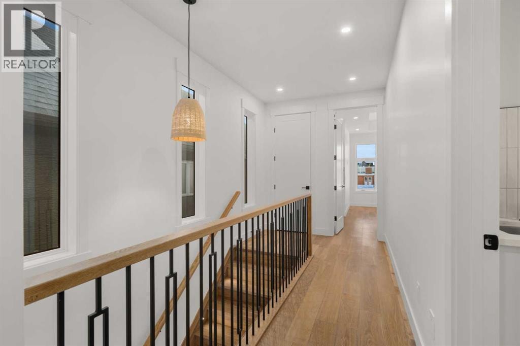 5104 21 Avenue NW — photo 14