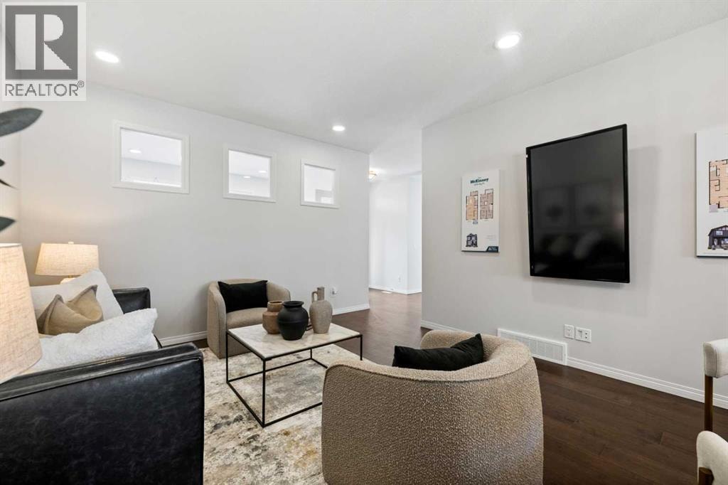 135 Huxland Road NE — photo 3