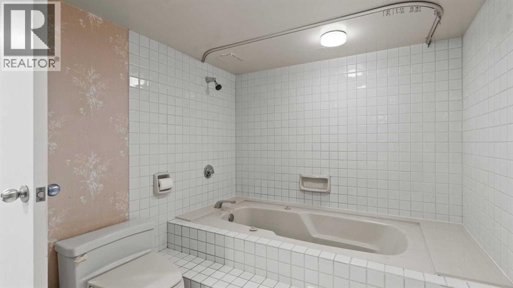 1002A, 500 Eau Claire Avenue SW — photo 34