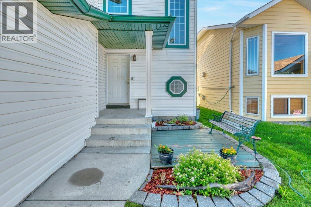 7 Springs Crescent SE — photo 3
