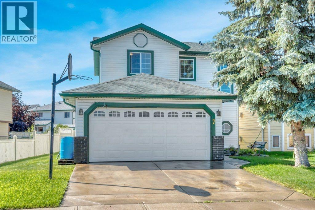 7 Springs Crescent SE — photo 1