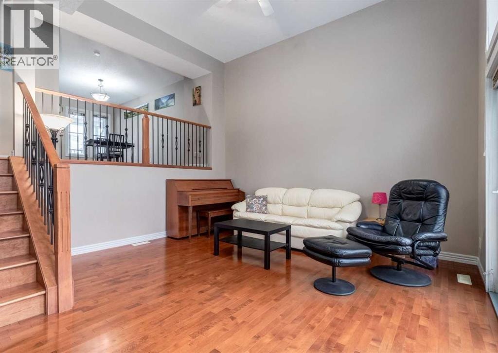 12 Royal Oak Lane NW — photo 5