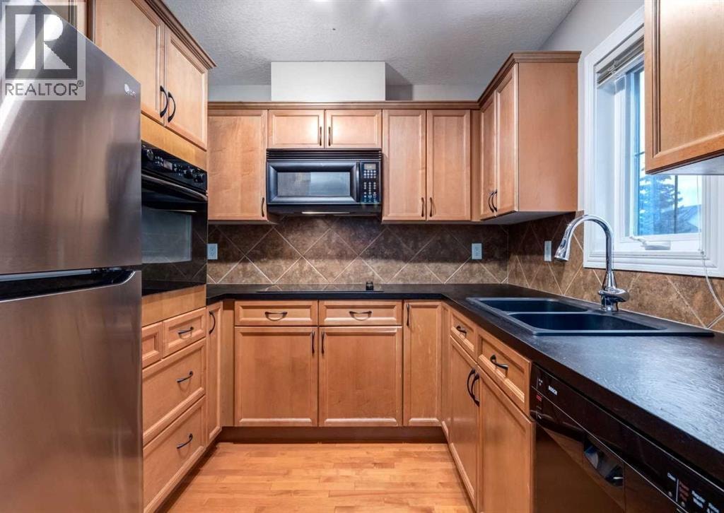 12 Royal Oak Lane NW — photo 10