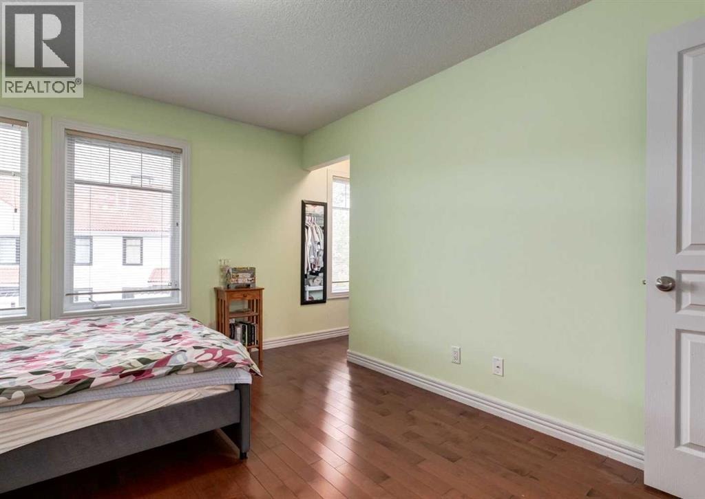 12 Royal Oak Lane NW — photo 21